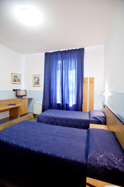 Castelvetro Piacentino Master Hotel חדר תמונה