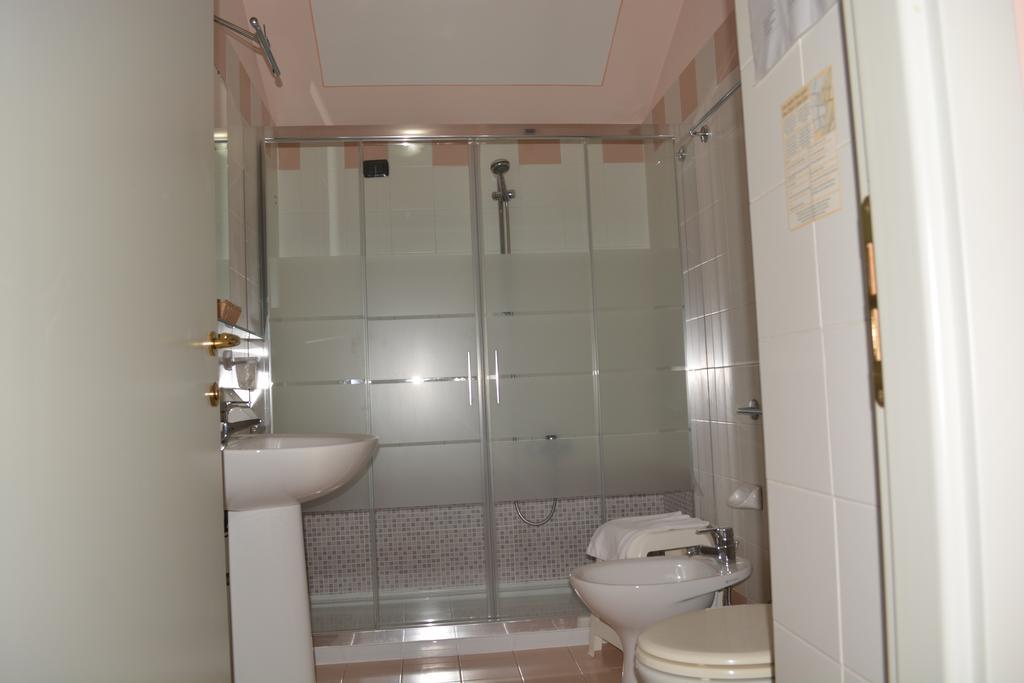 Castelvetro Piacentino Master Hotel מראה חיצוני תמונה